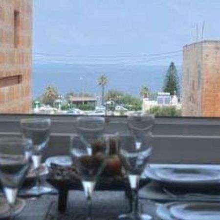 Private Room In A Modern Apartment With Pool And Sea View セント・ポールズ・ベイ エクステリア 写真